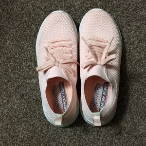 Skechers pink memory foam tennis shoes size 7